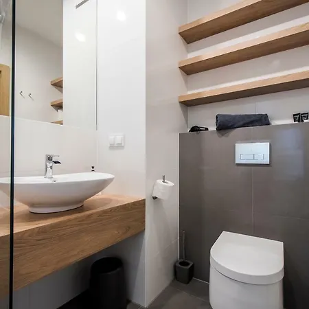 Apartment Targi Z Garazem I Silownia