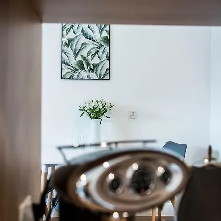 Targi Z Garazem I Silownia Apartment