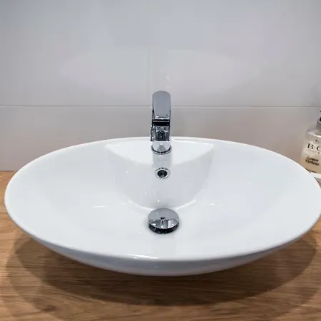 Targi Z Garazem I Silownia * 포즈난