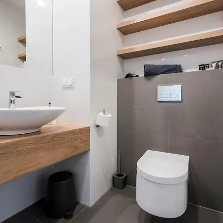 Apartment Targi Z Garazem I Silownia *