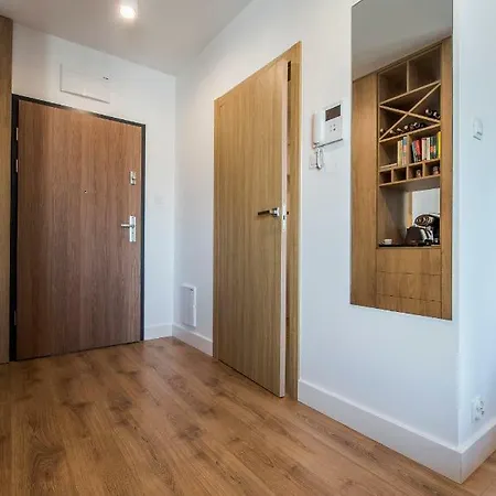 아파트 Targi Z Garazem I Silownia