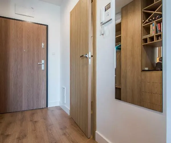 Apartamento Targi Z Garazem I Silownia *