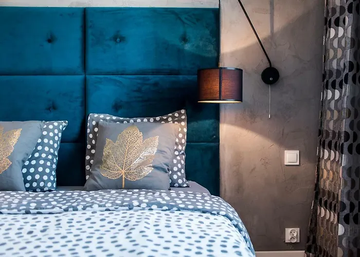 Targi Z Garazem I Silownia * بوزنان